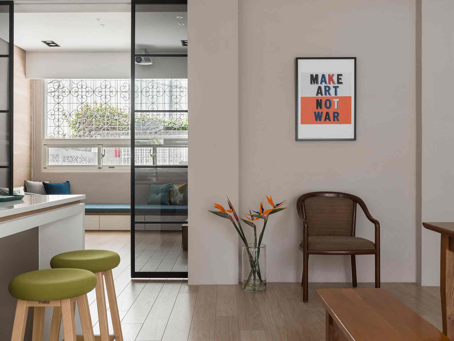 靜巷中的老白屋